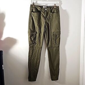 William Rast‎ women's cargo type pants. Olive green. Size 29.